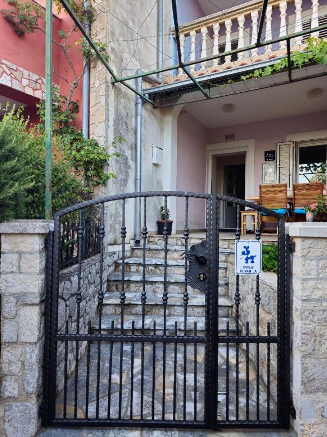 Apartman Lila Cunski Экстерьер фото